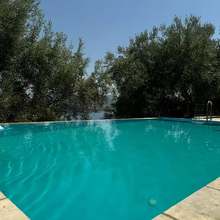 וילה Melikokia *