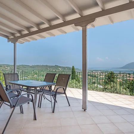 וילה Melikokia *